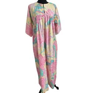 Vtg 1970's David Brown California Women Floral Robe/Gown/Kimono Yellow Pink Blue